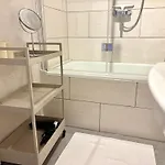 Hyggeliving - Deluxe - 90qm - Balkon - Gartenblick - 55 Zoll Tv - Boxspringbetten - Hunde - - Fahrradkeller