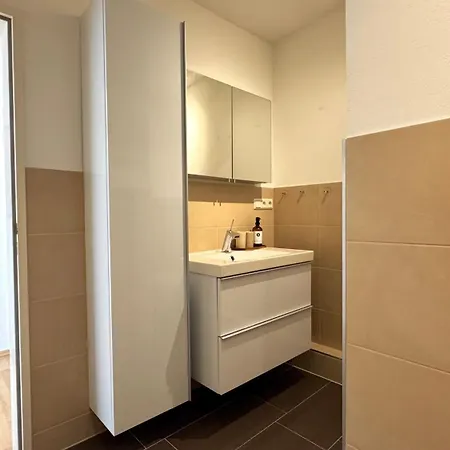 Hyggeliving - 90qm - Balkon - 55 Zoll Tv - Boxspringbetten - Kueche - Jette Apartment